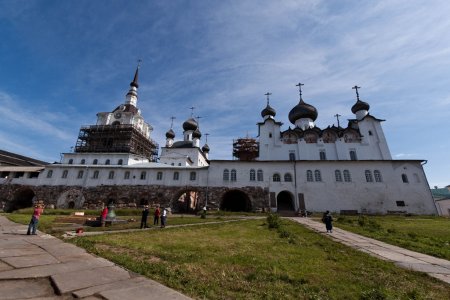 �������